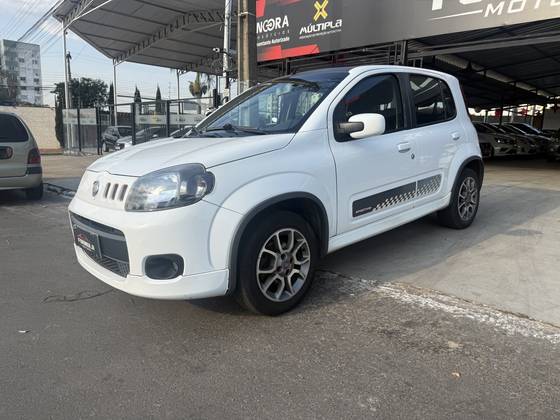FIAT UNO 1.4 EVO SPORTING 8V FLEX 4P MANUAL FIAT UNO 1.4 EVO SPORTING 8V FLEX 4P MANUAL